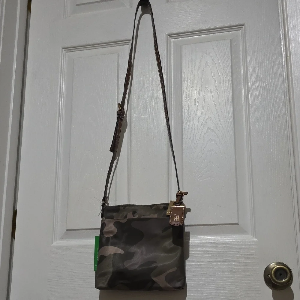Tommy Hilfiger Camouflage Crossbody Bag‎